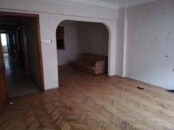 YALOVA MERKEZ RÜSTEMPAŞA MAHALLESİNDE SATILIK ARA KAT DAİRE