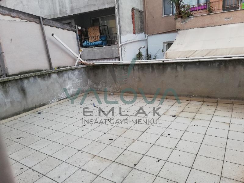 YALOVA MERKEZ RÜSTEMPAŞA MAHALLESİNDE SATILIK ARA KAT DAİRE