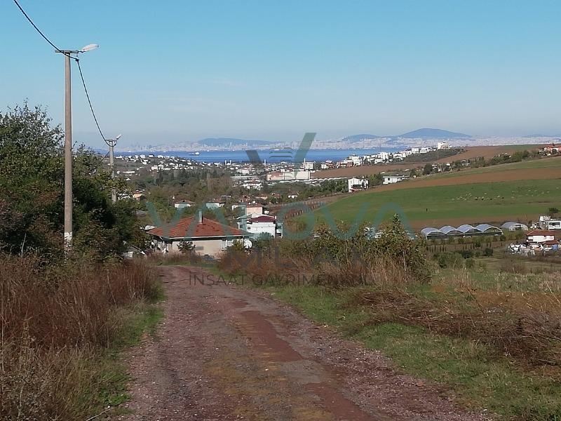 YALOVA MERKEZ ELMALIK KÖYÜNDE SATILIK DENİZ MANZARALI TARLA